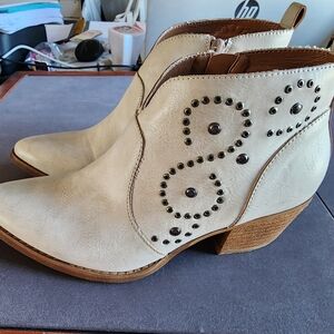 Mi.iM boots